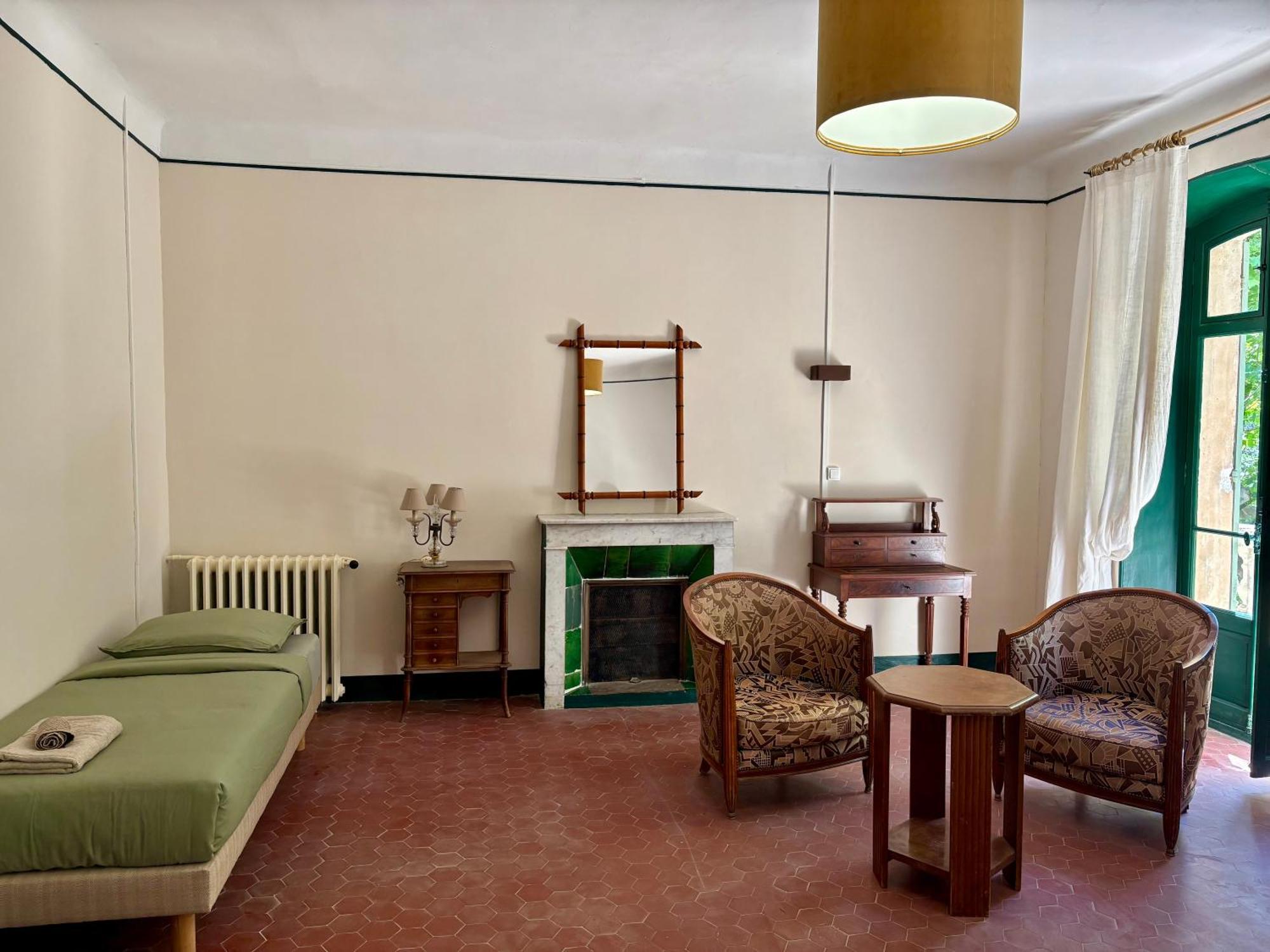 Couette-café Madame-chambre D'hote-villa Magdala *